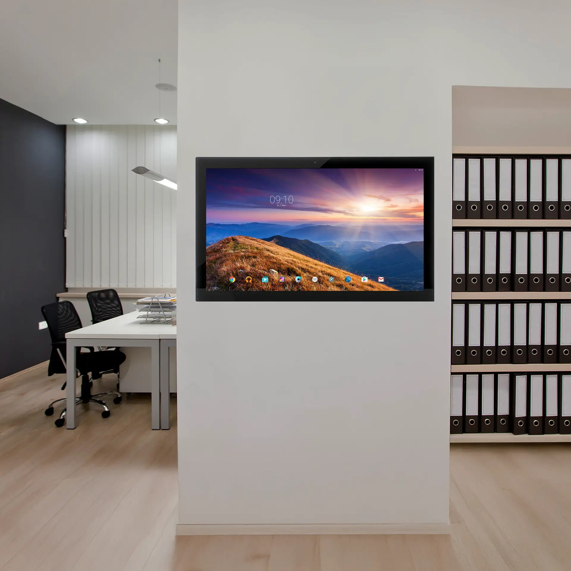 MegaPAD 3204 V7 als 32-Zoll Touchdisplay für stationären Dauerbetrieb